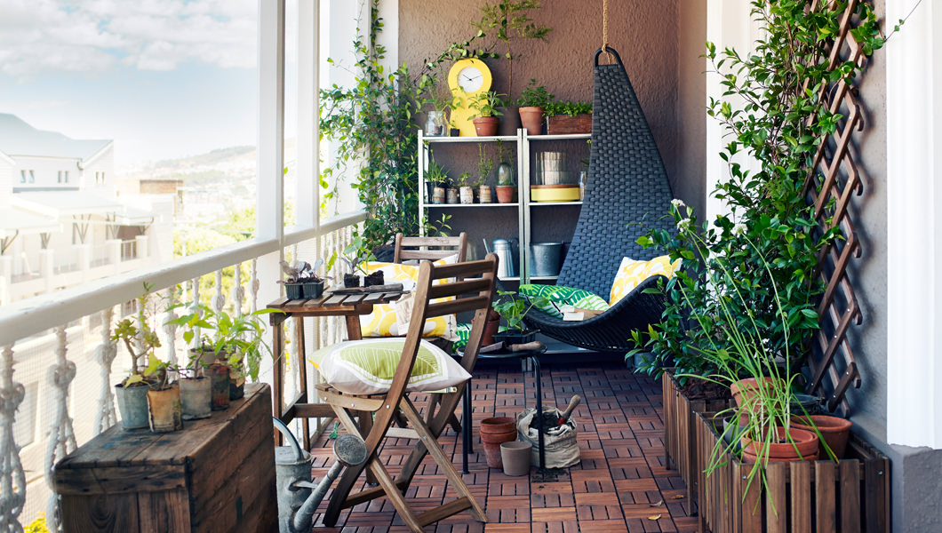 27 Small Balcony Ideas For Apartment Living | Displate Blog